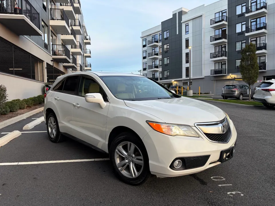 Acura RDX, white