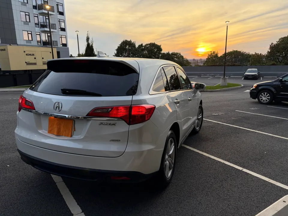 Acura RDX, white (Photo 2 of 2)