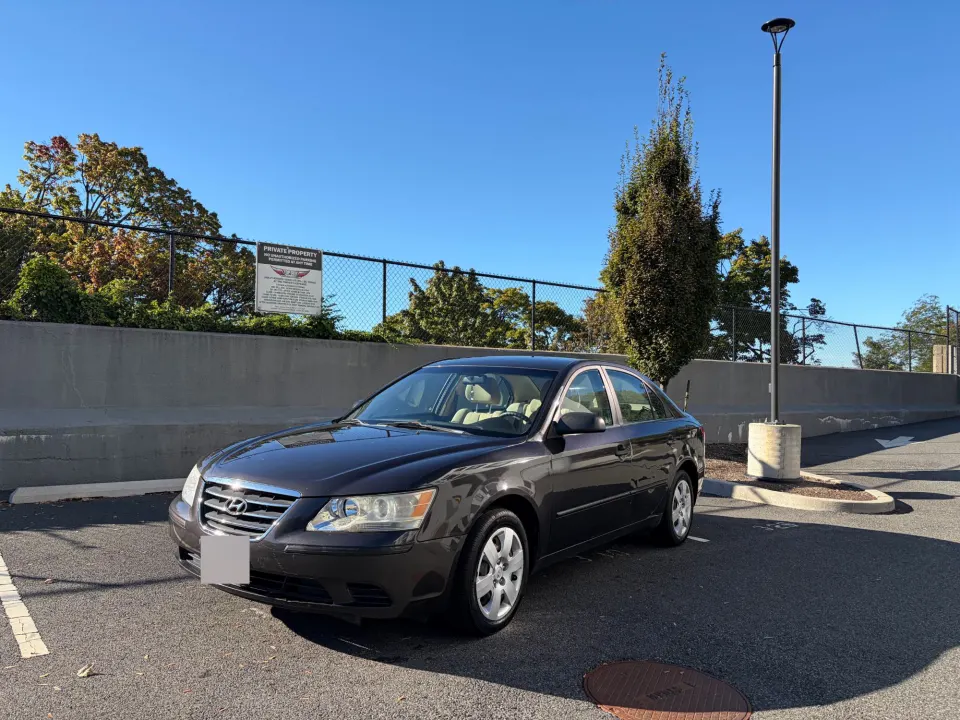 Hyundai Sonata, dark grey